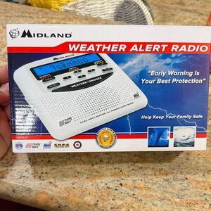 White Weather Alert Radio Midland WR-120EZ